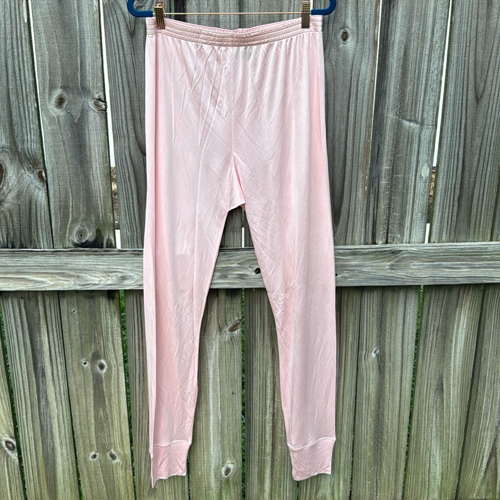 Cabela’s light pink 100% silk long underwear, size Large